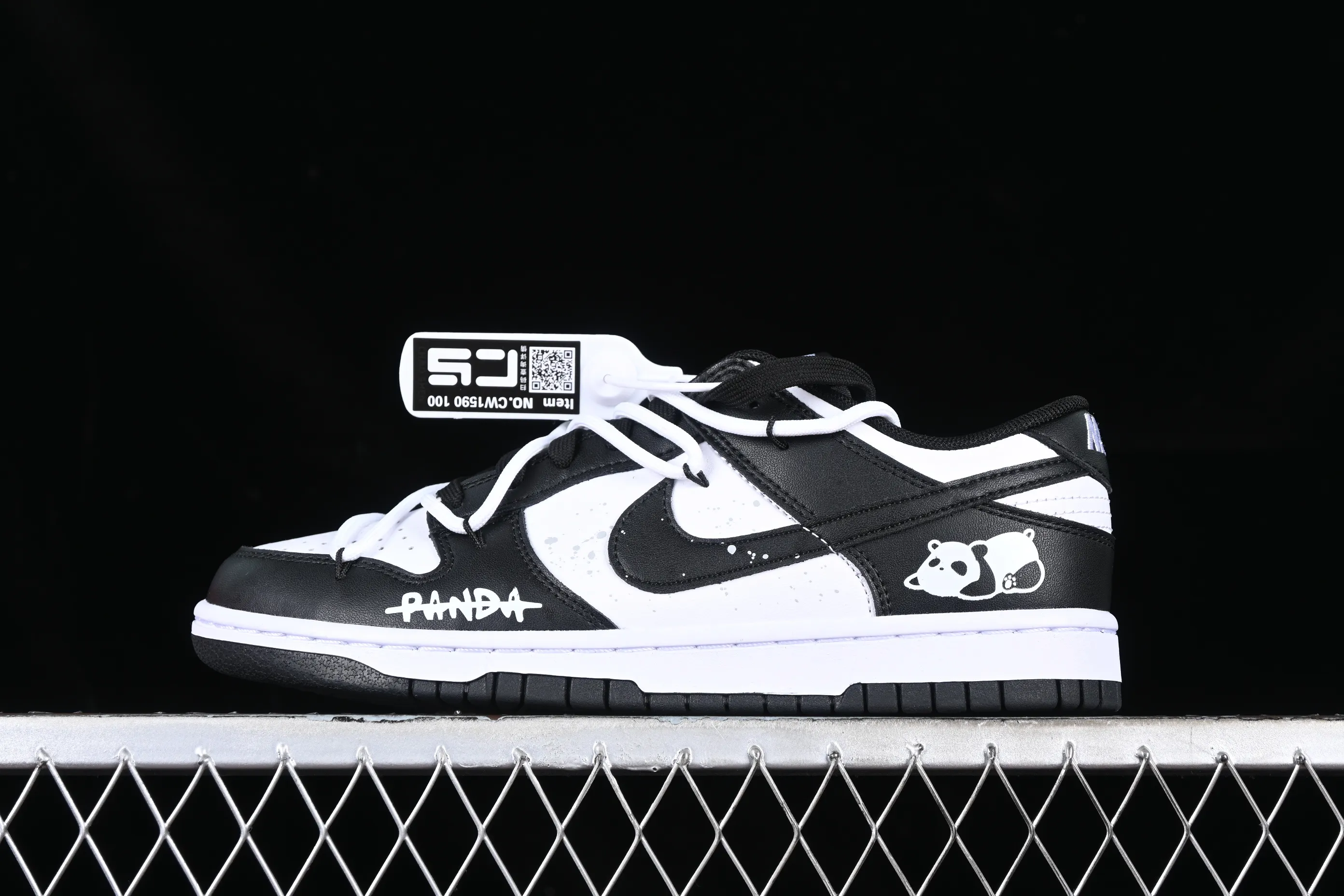 All categories Nk SB Dunk series Nk SB Dunk Low low-top sneakers CS version Nk Dunk Low "Panda" black and white panda customized version of deconstructed strap casual sneakers CW1590-100